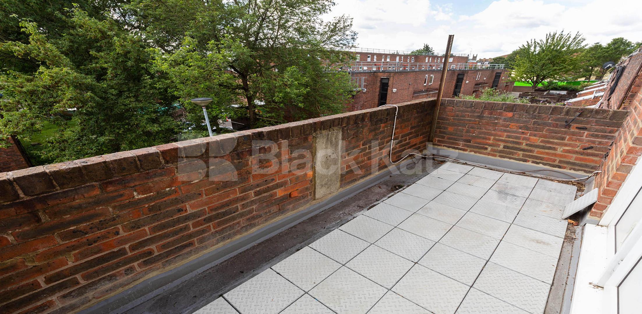 Recently decorated spacious 3 bed with a modern kitchen and bathroom Sanders Way, Archway / Crouch End